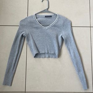 Brandy Melville cropped grey sweater